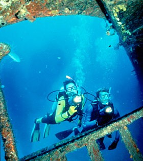 Scuba diving lessons, how to get scuba certified.